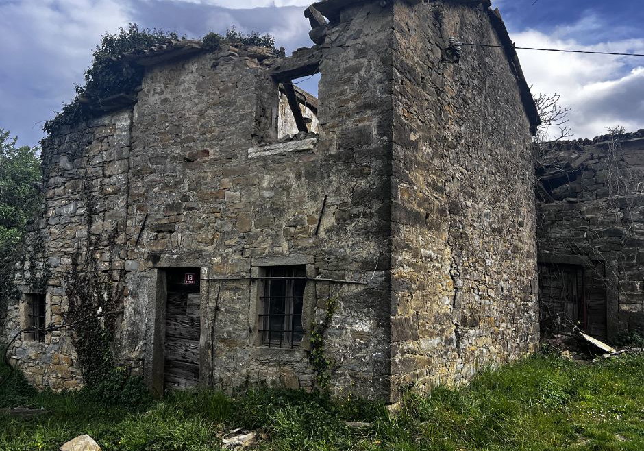 Lokacija: Obalno - kraška, Koper, Butari