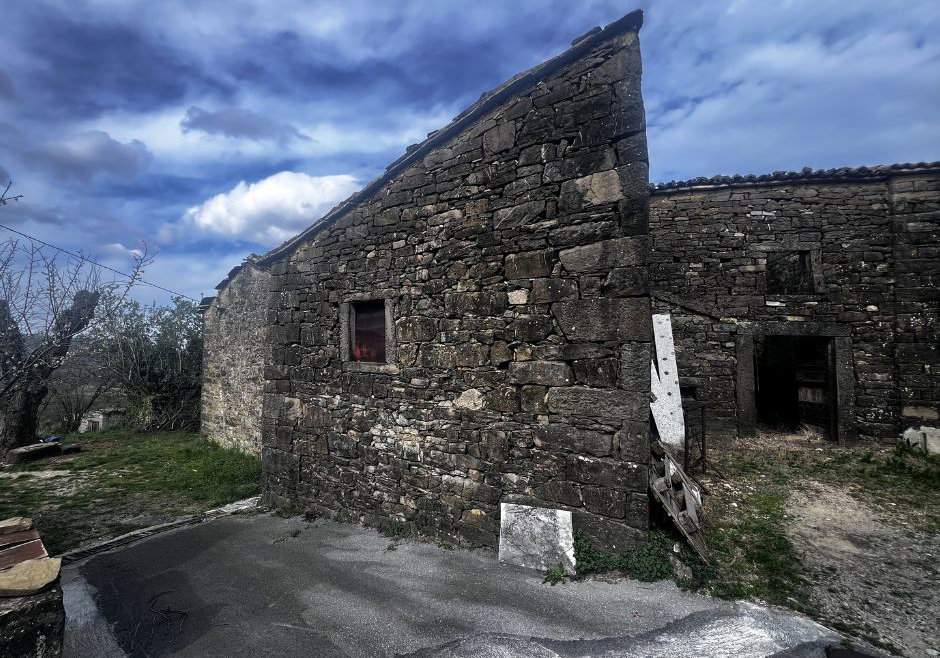 Lokacija: Obalno - kraška, Koper, Butari